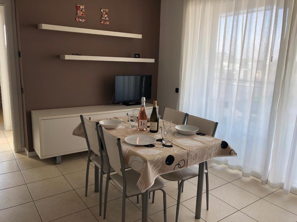 Apartamento Brezza Da Mare Rímini Exterior foto