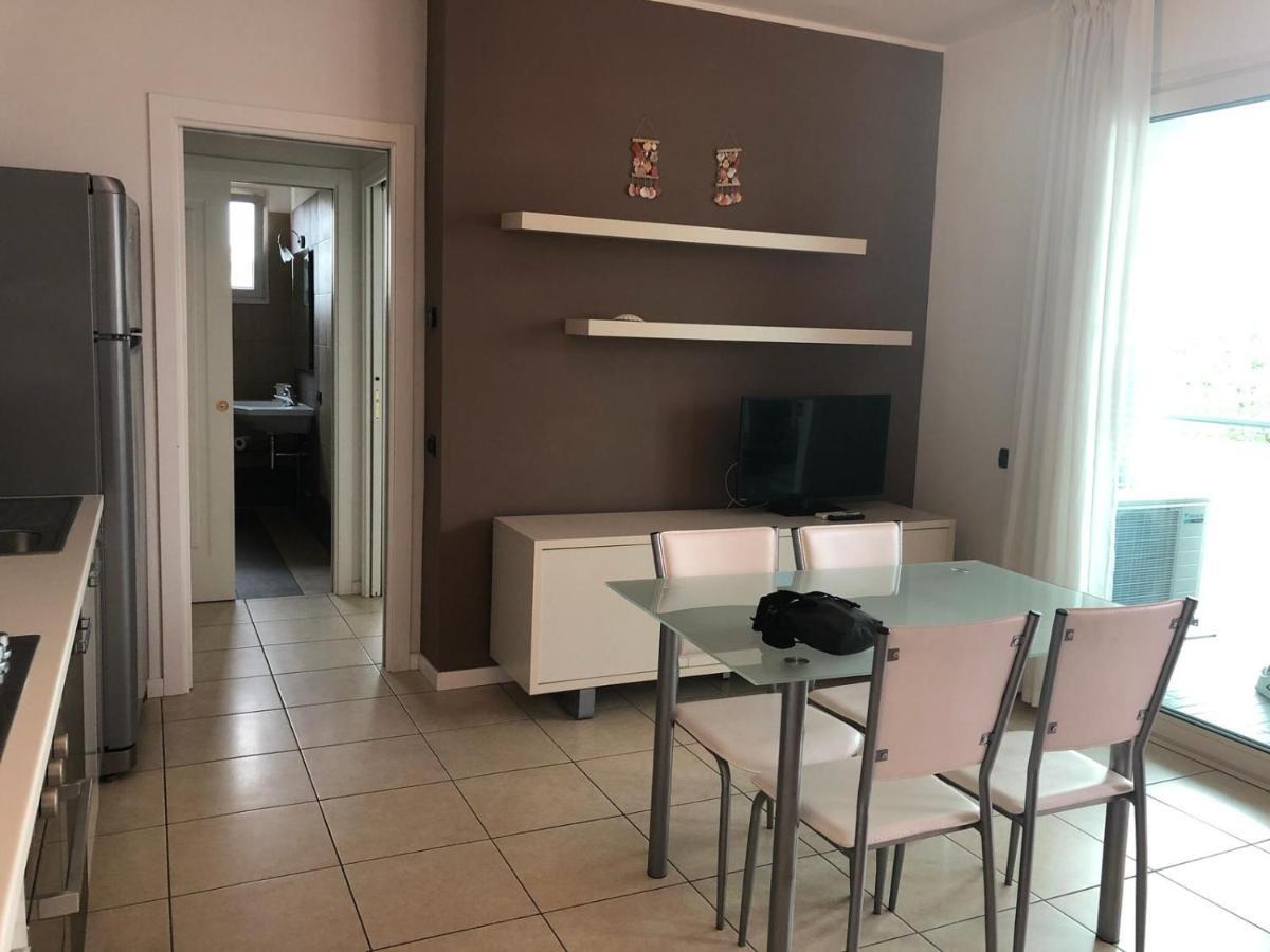 Apartamento Brezza Da Mare Rímini Exterior foto
