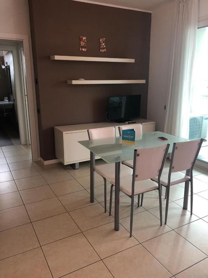 Apartamento Brezza Da Mare Rímini Exterior foto