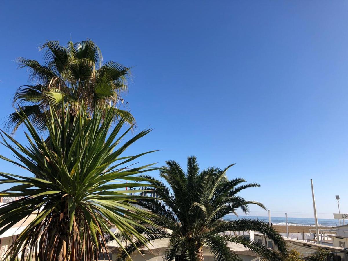 Apartamento Brezza Da Mare Rímini Exterior foto